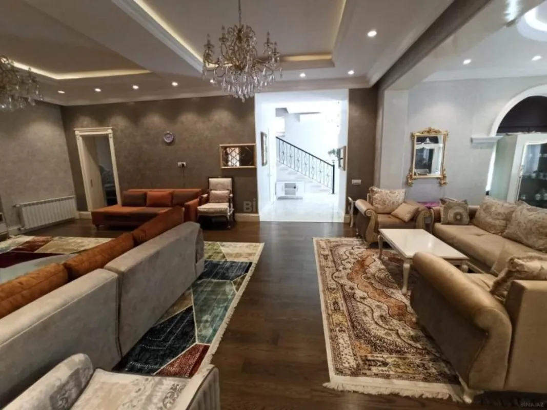 Satılır 7 otaqlı həyət evi 500 m²