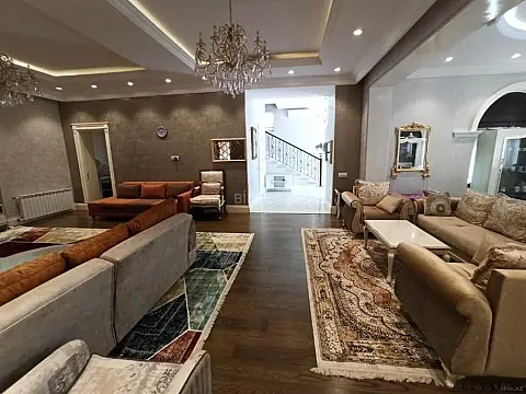 Satılır 7 otaqlı həyət evi 500 m²