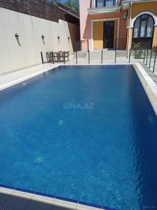 Satılır 7 otaqlı həyət evi 500 m²