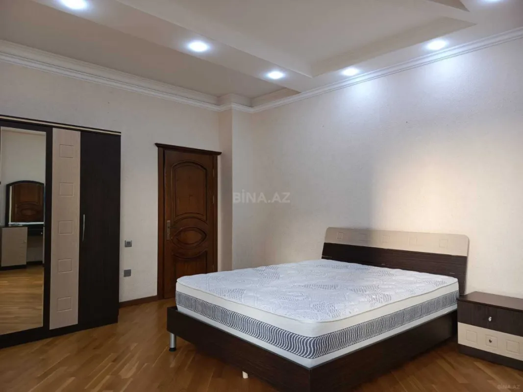 Satılır 3 otaqlı mənzil 107 m²