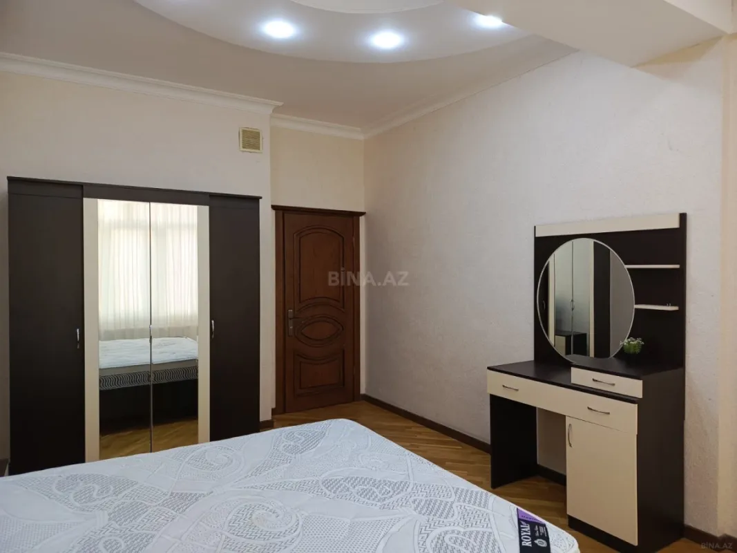 Satılır 3 otaqlı mənzil 107 m²