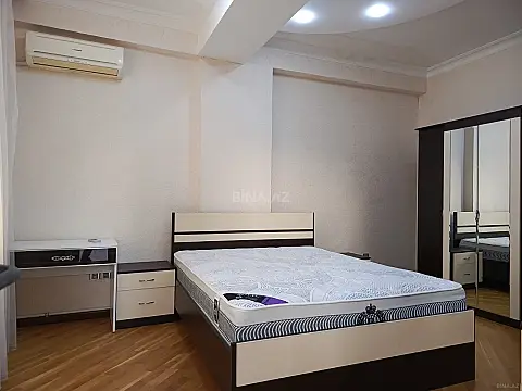 Satılır 3 otaqlı mənzil 107 m²