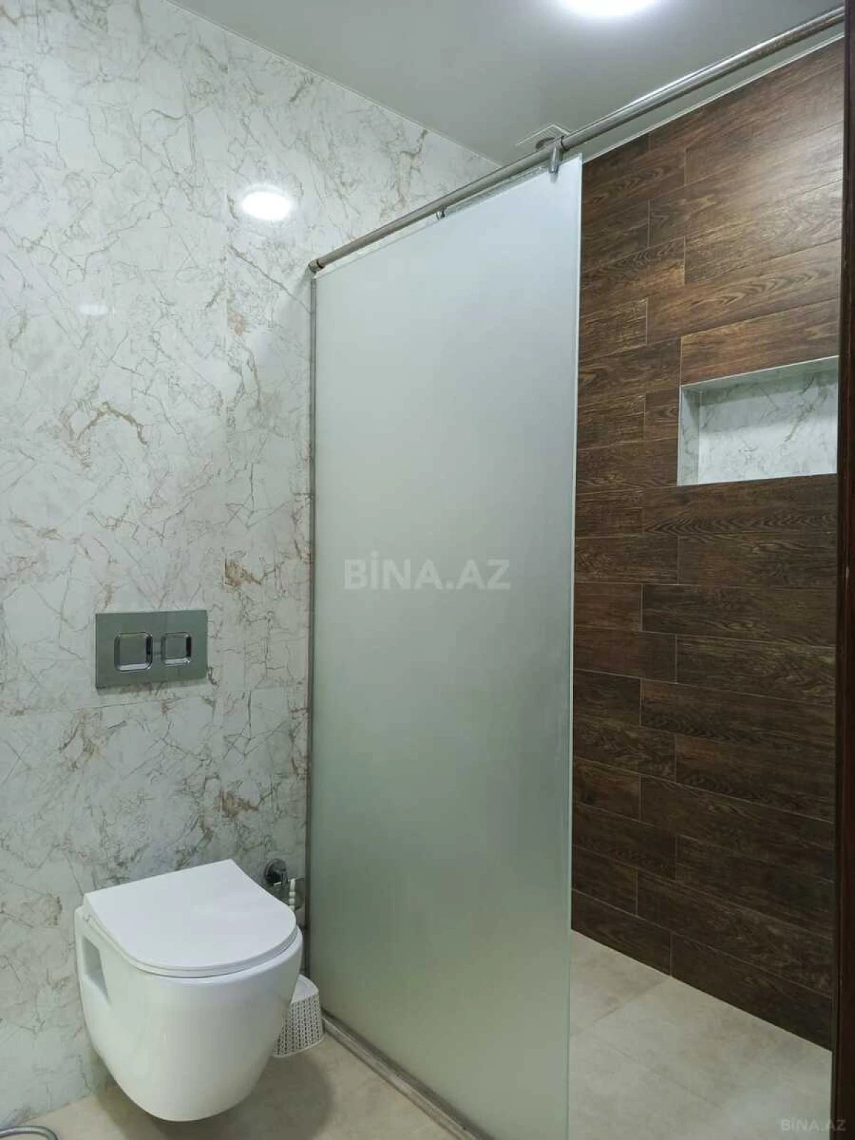 Satılır 3 otaqlı mənzil 107 m²