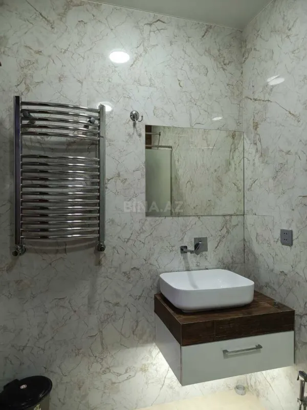 Satılır 3 otaqlı mənzil 107 m²