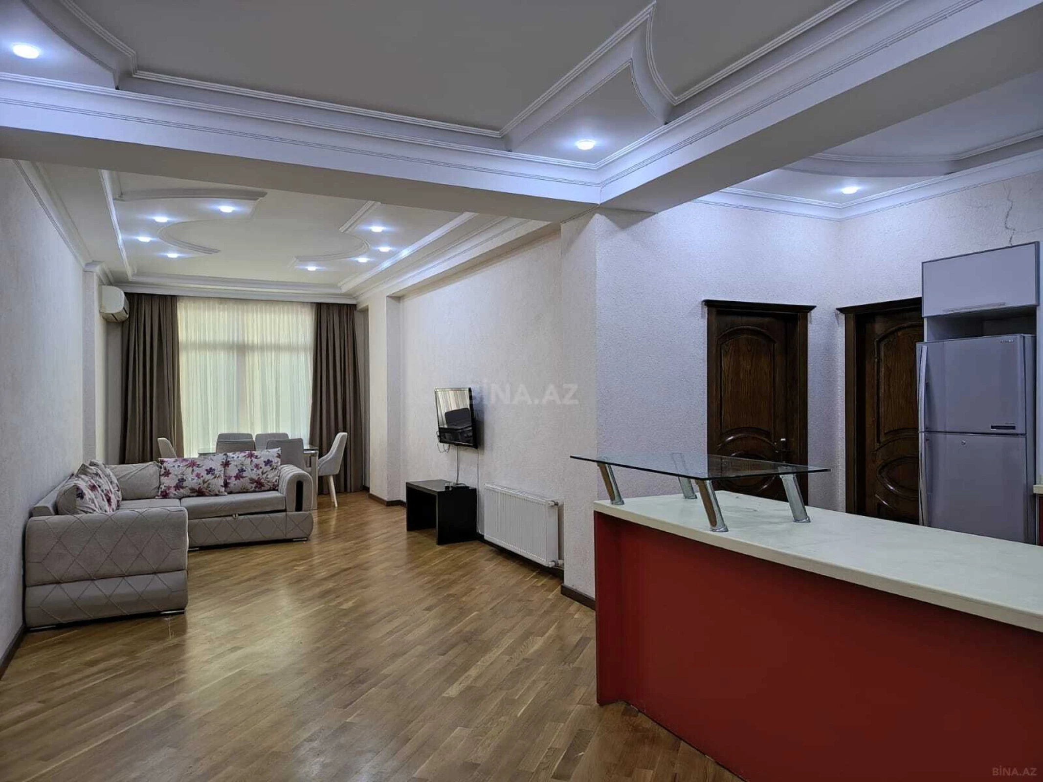 Satılır 3 otaqlı mənzil 107 m²