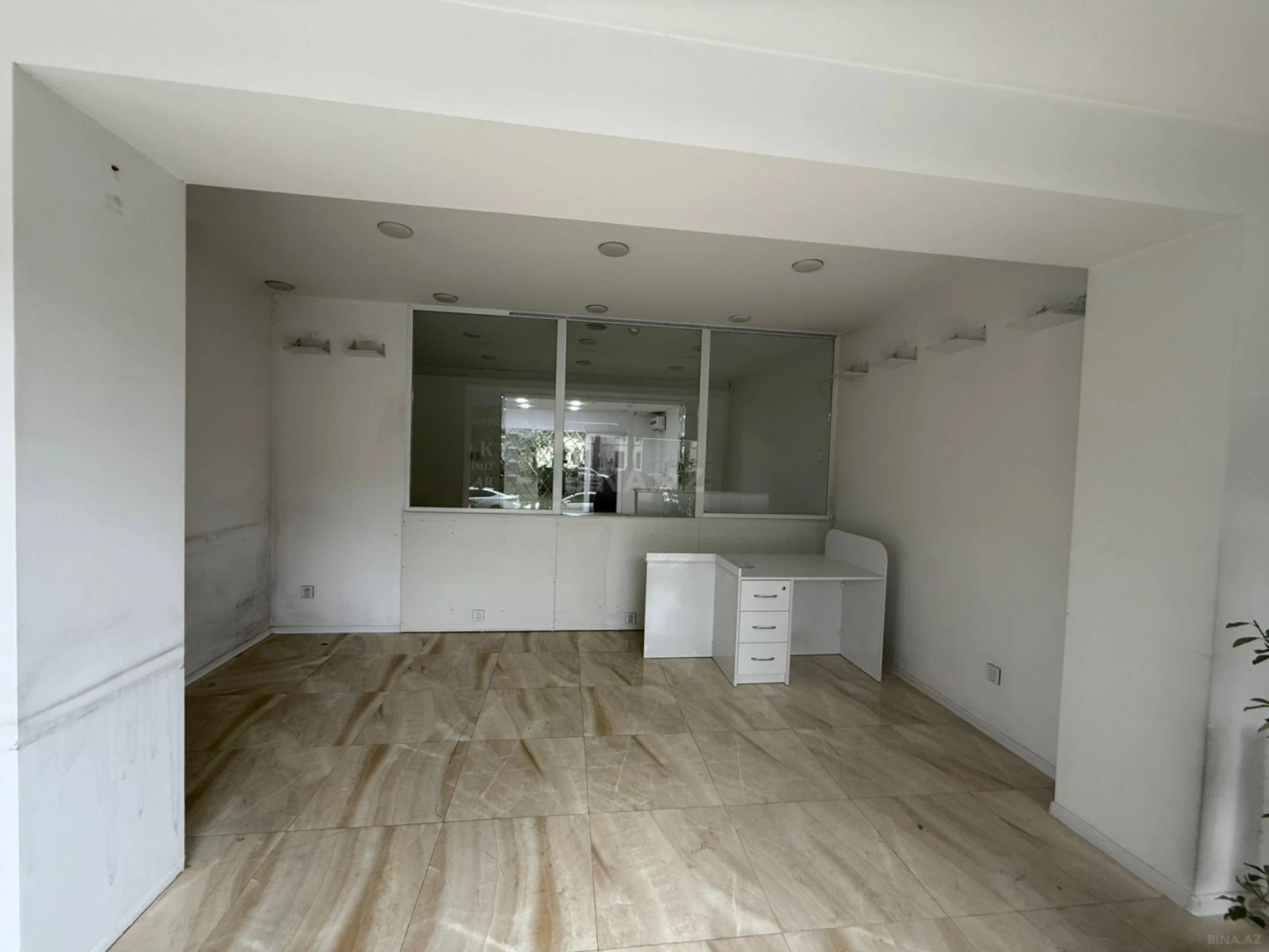 Kirayə verilir obyekt 110 m²