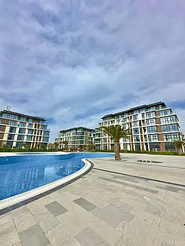 Satılır 3 otaqlı mənzil 136 m²