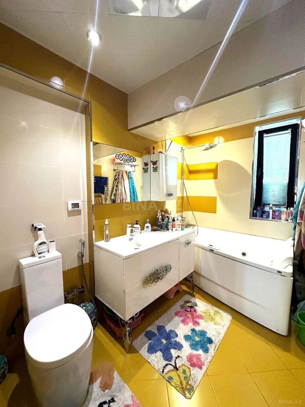 Satılır 2 otaqlı mənzil 75 m²