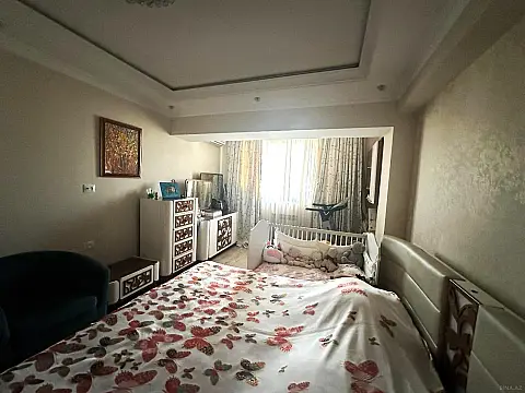 Satılır 2 otaqlı mənzil 75 m²