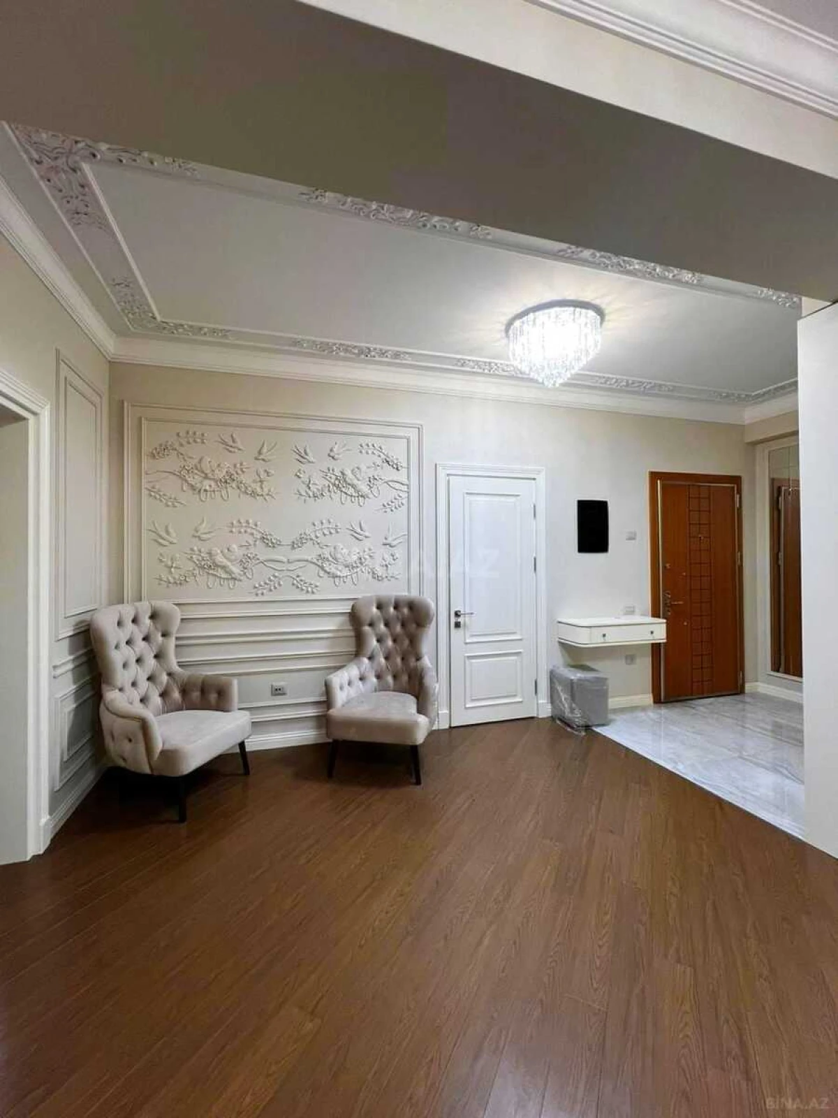 Satılır 4 otaqlı mənzil 207 m²