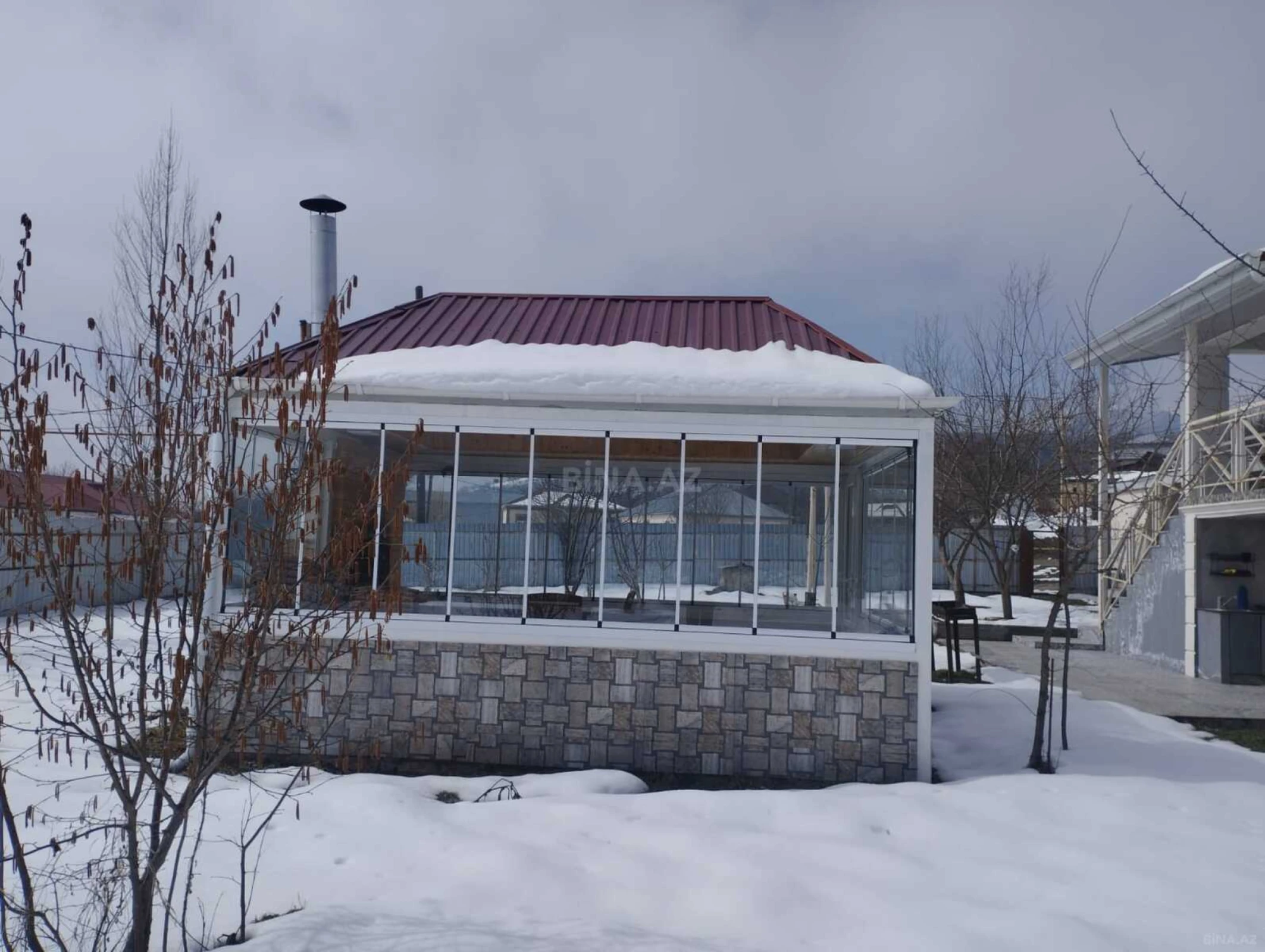 Kirayə verilir 4 otaqlı mənzil 160 m²