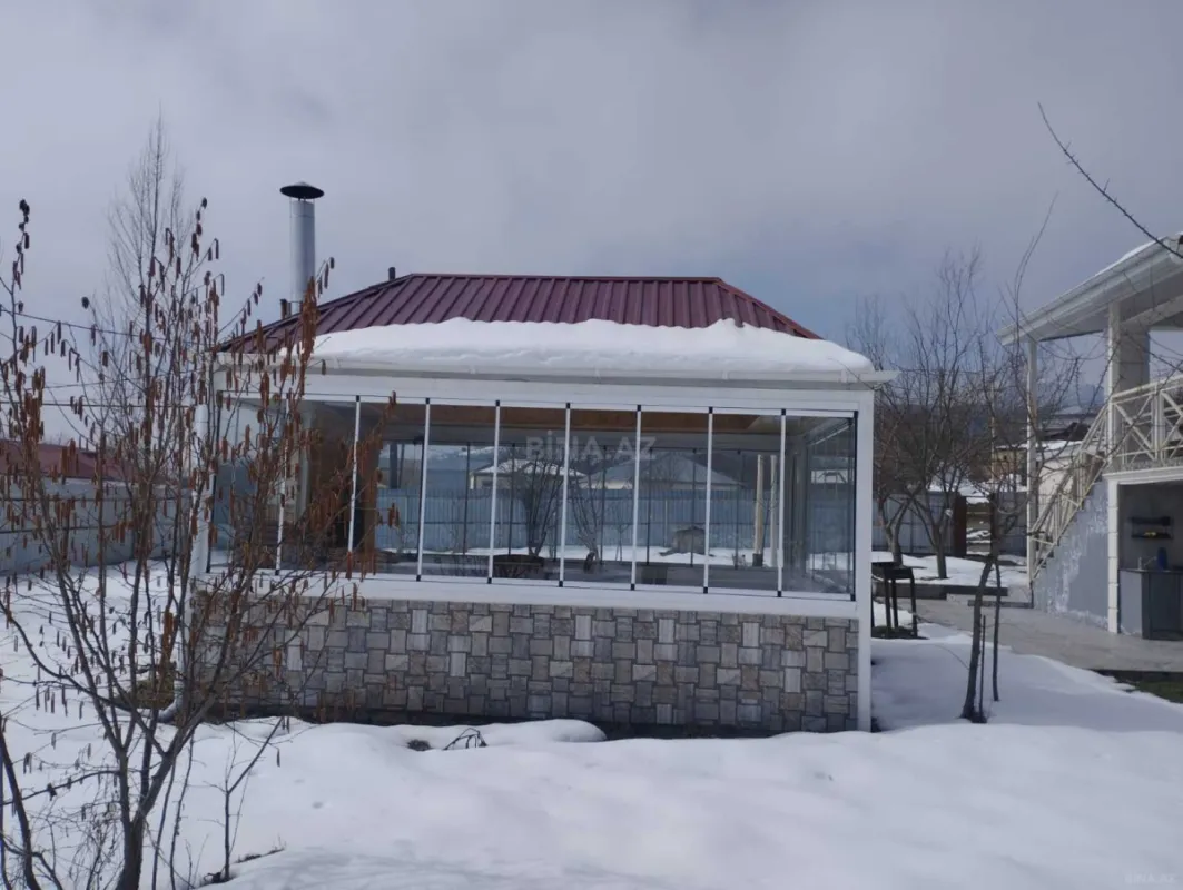 Kirayə verilir 4 otaqlı mənzil 160 m²