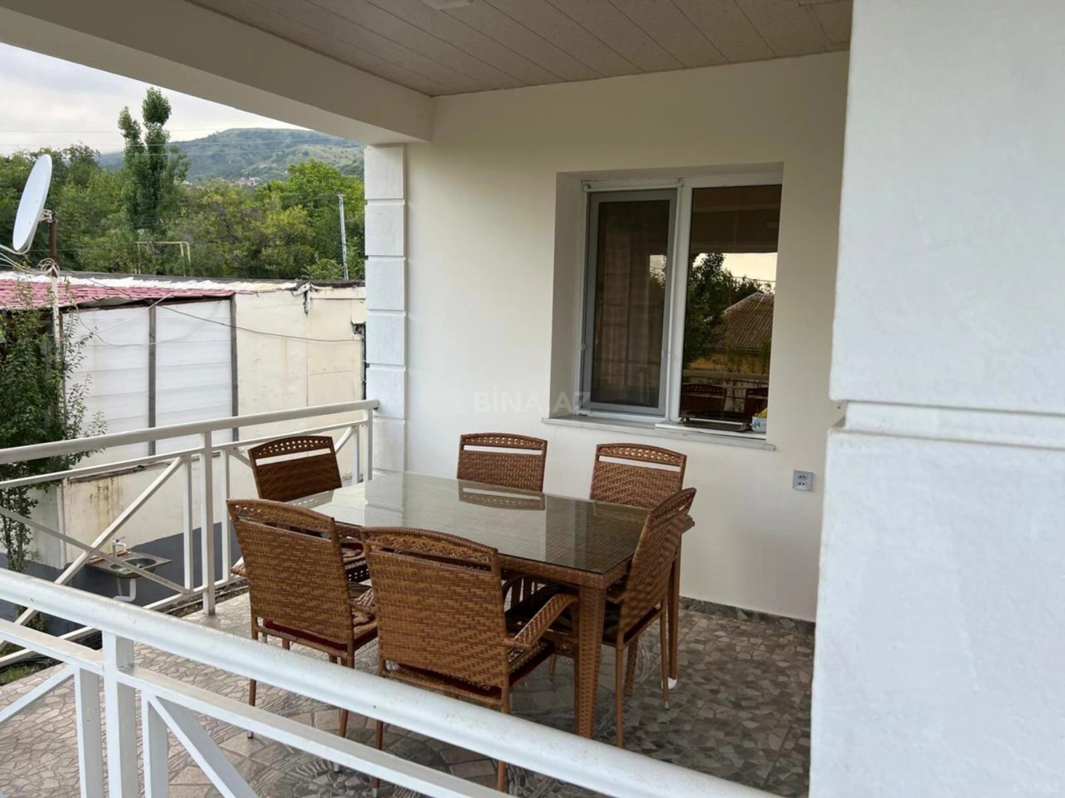 Kirayə verilir 4 otaqlı mənzil 160 m²