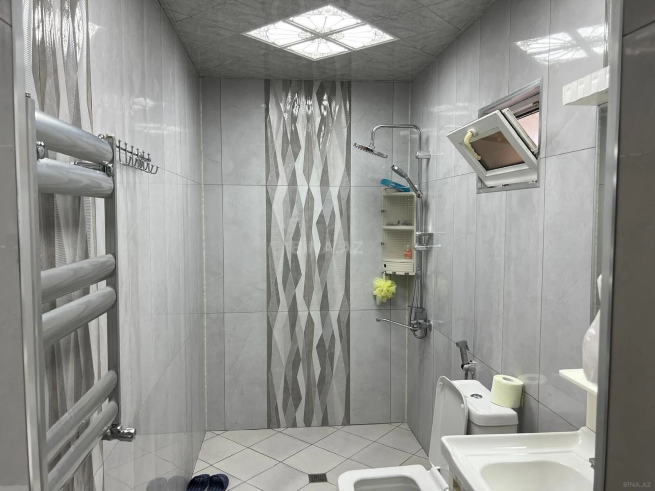 Kirayə verilir 4 otaqlı mənzil 160 m²