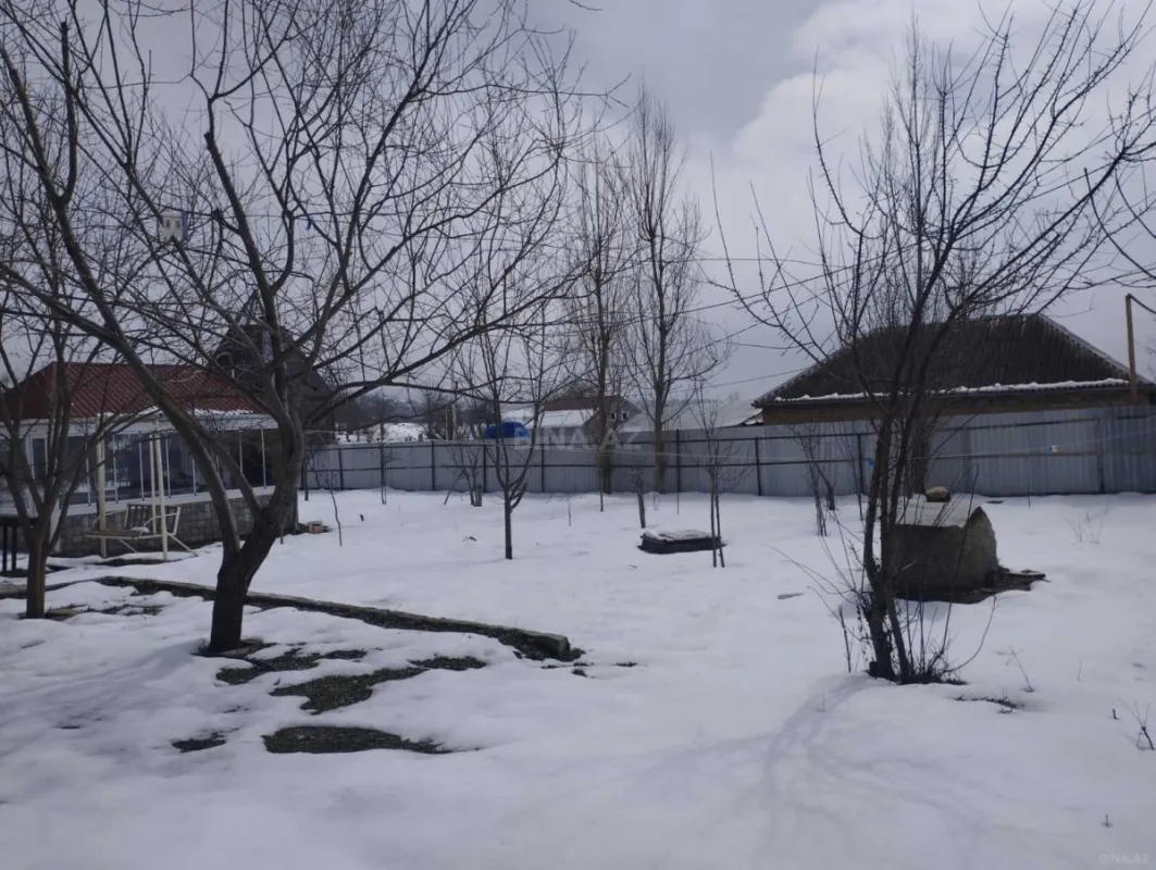 Kirayə verilir 4 otaqlı mənzil 160 m²