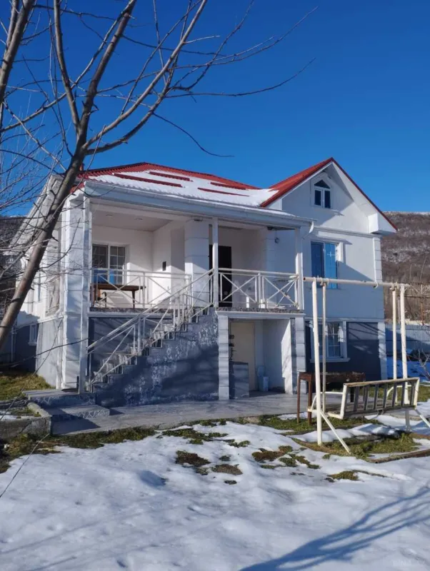 Kirayə verilir 4 otaqlı mənzil 160 m²