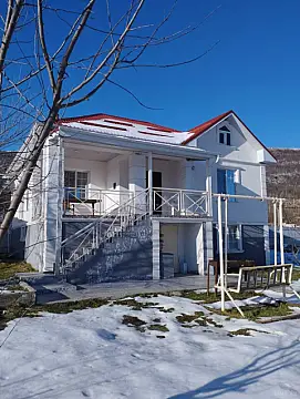 Kirayə verilir 4 otaqlı mənzil 160 m² — Şamaxı 4 otaq 160.00 m²