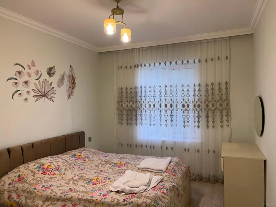 Kirayə verilir 4 otaqlı mənzil 160 m²