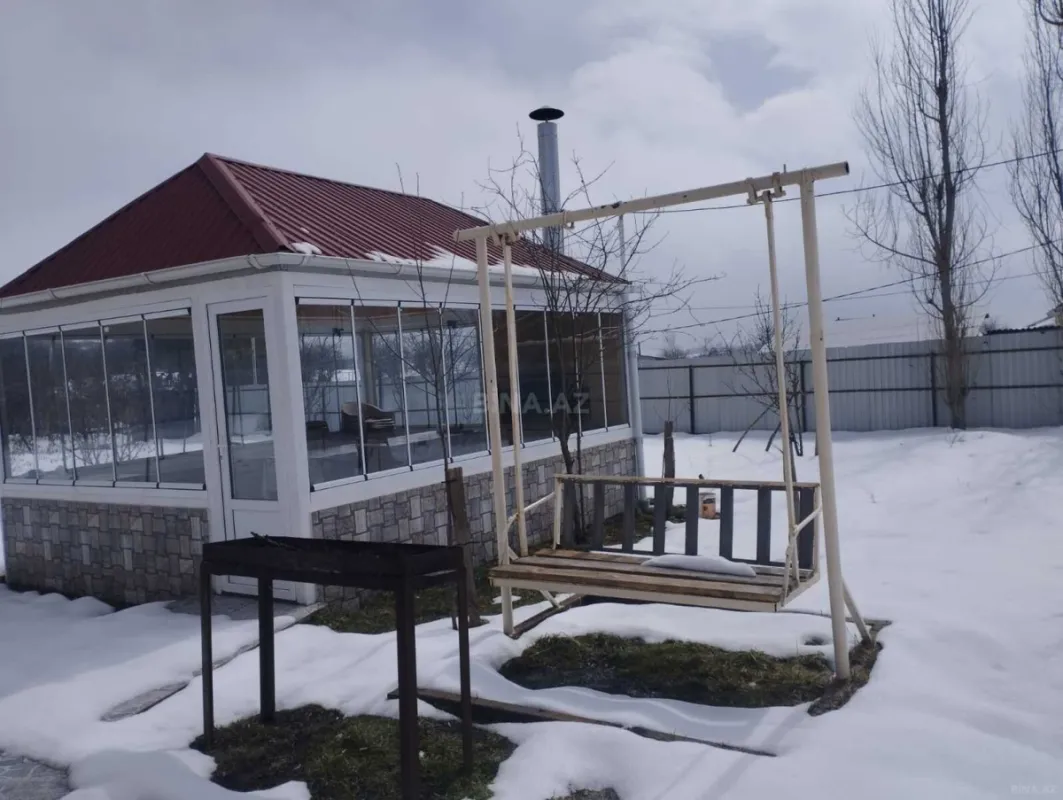 Kirayə verilir 4 otaqlı mənzil 160 m²