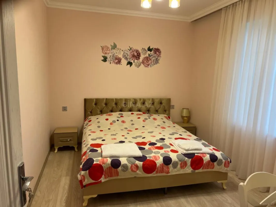 Kirayə verilir 4 otaqlı mənzil 160 m²