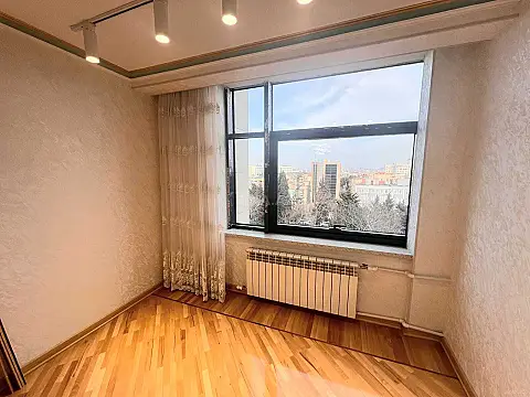 Satılır 2 otaqlı mənzil 61 m²