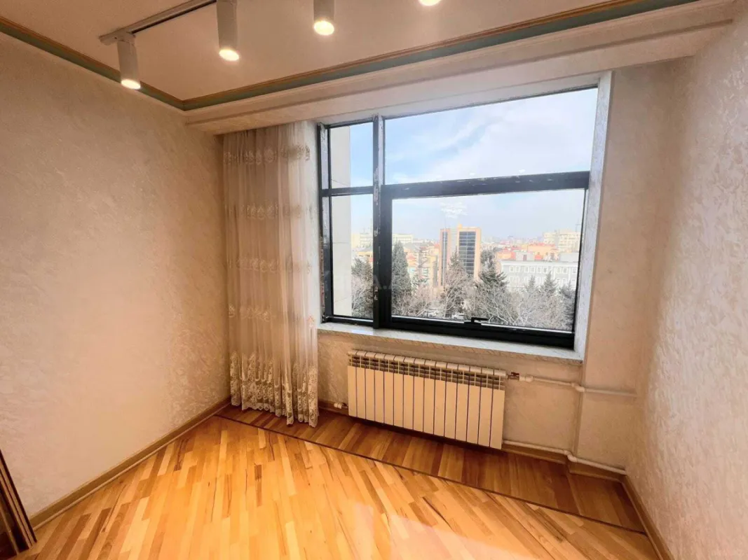 Satılır 2 otaqlı mənzil 67 m²