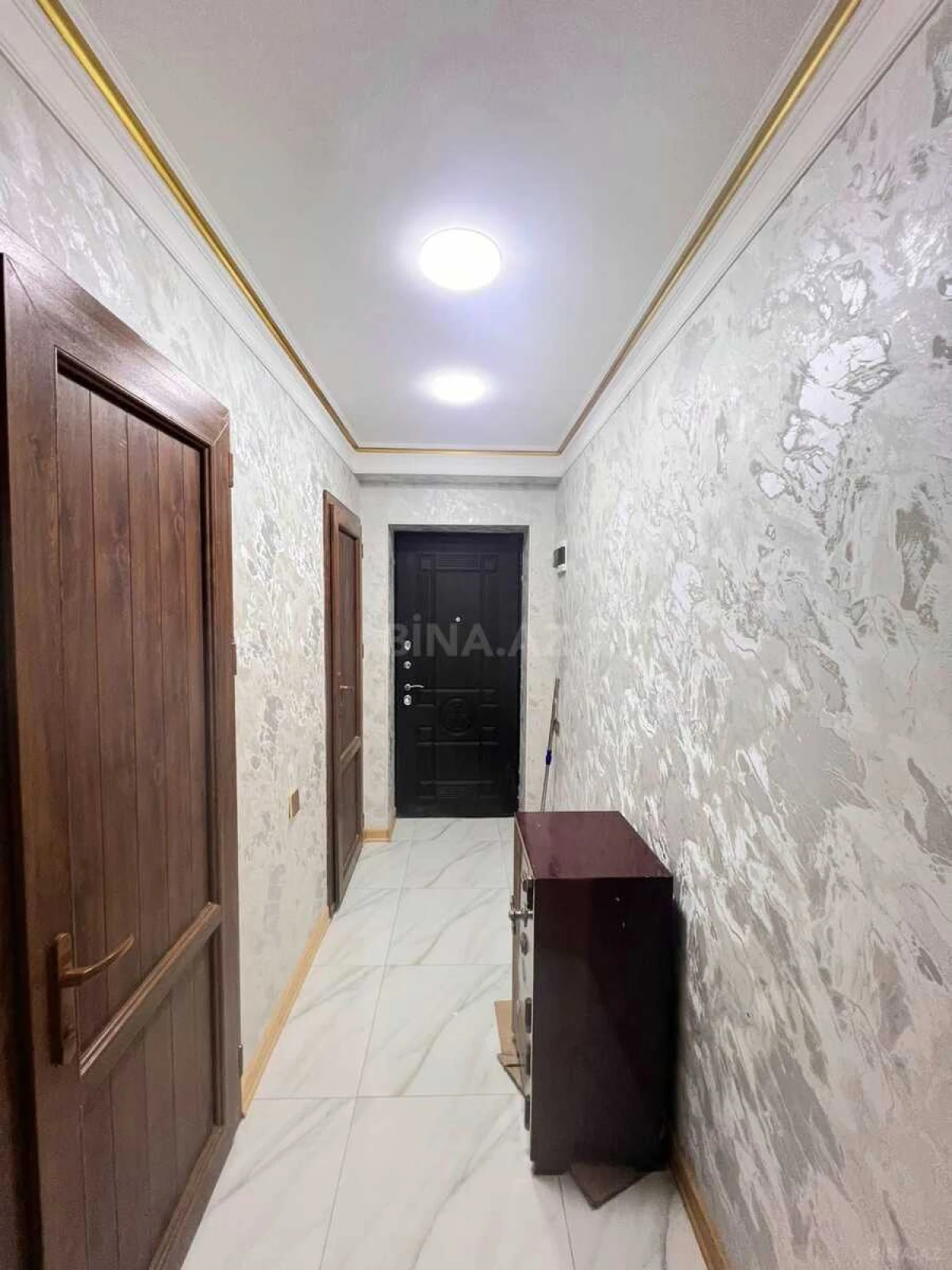 Satılır 2 otaqlı mənzil 67 m²