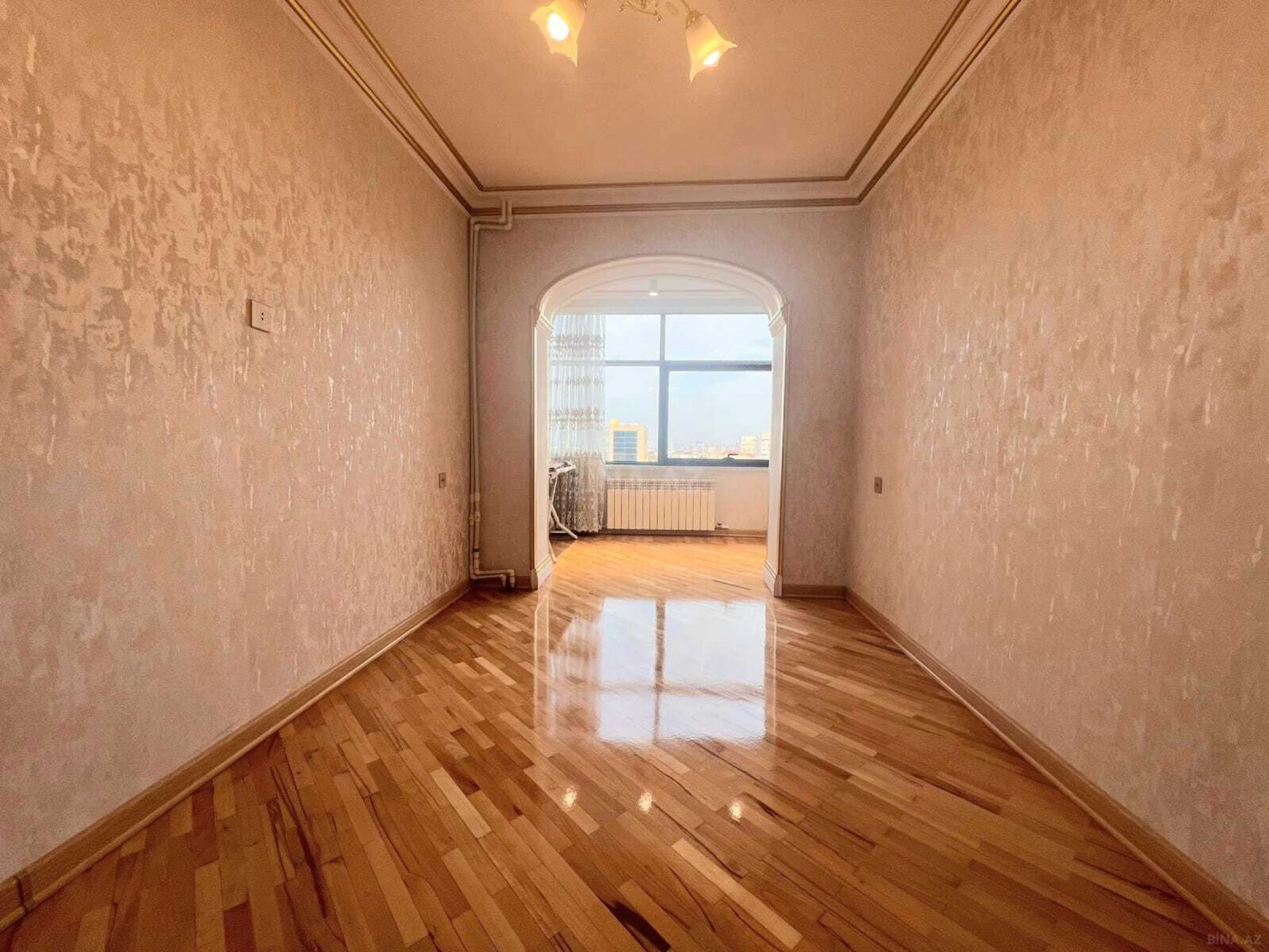 Satılır 2 otaqlı mənzil 67 m²