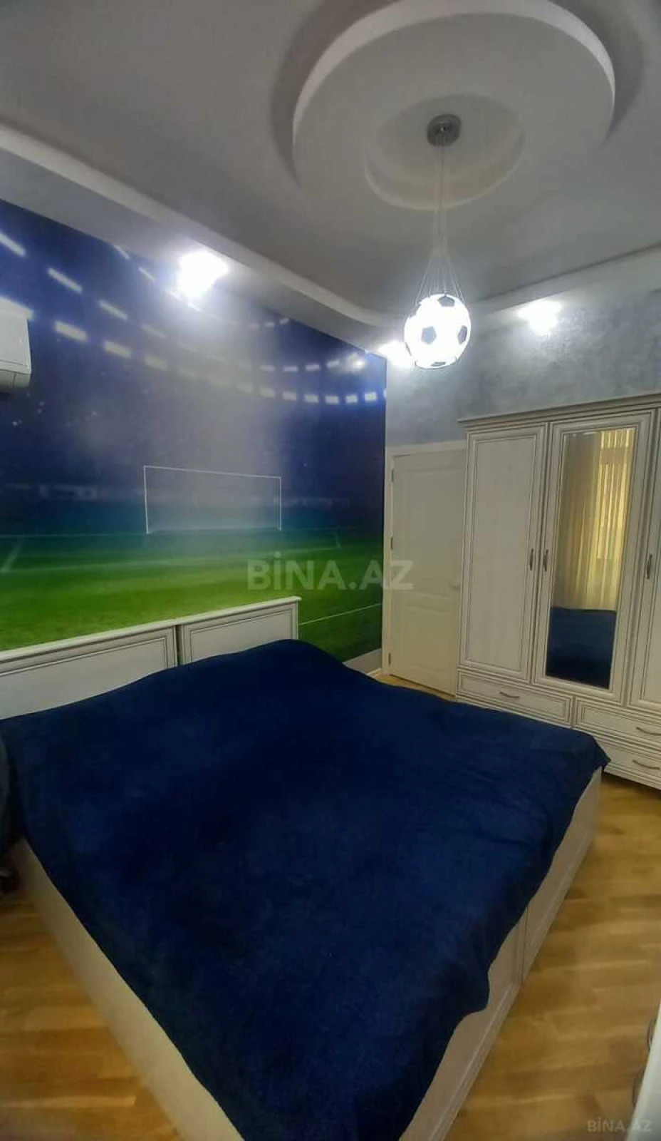 Satılır 4 otaqlı mənzil 136 m²