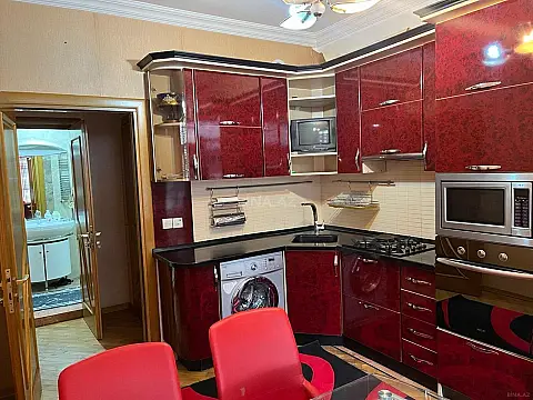 Kirayə verilir 3 otaqlı mənzil 90 m²