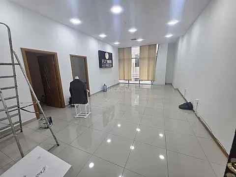 Kirayə verilir 3 otaqlı ofis 80 m²