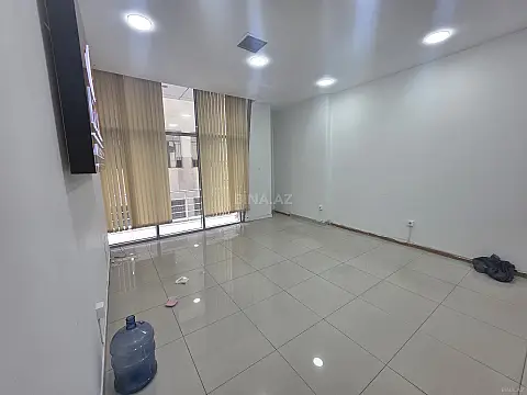 Kirayə verilir 3 otaqlı ofis 80 m²