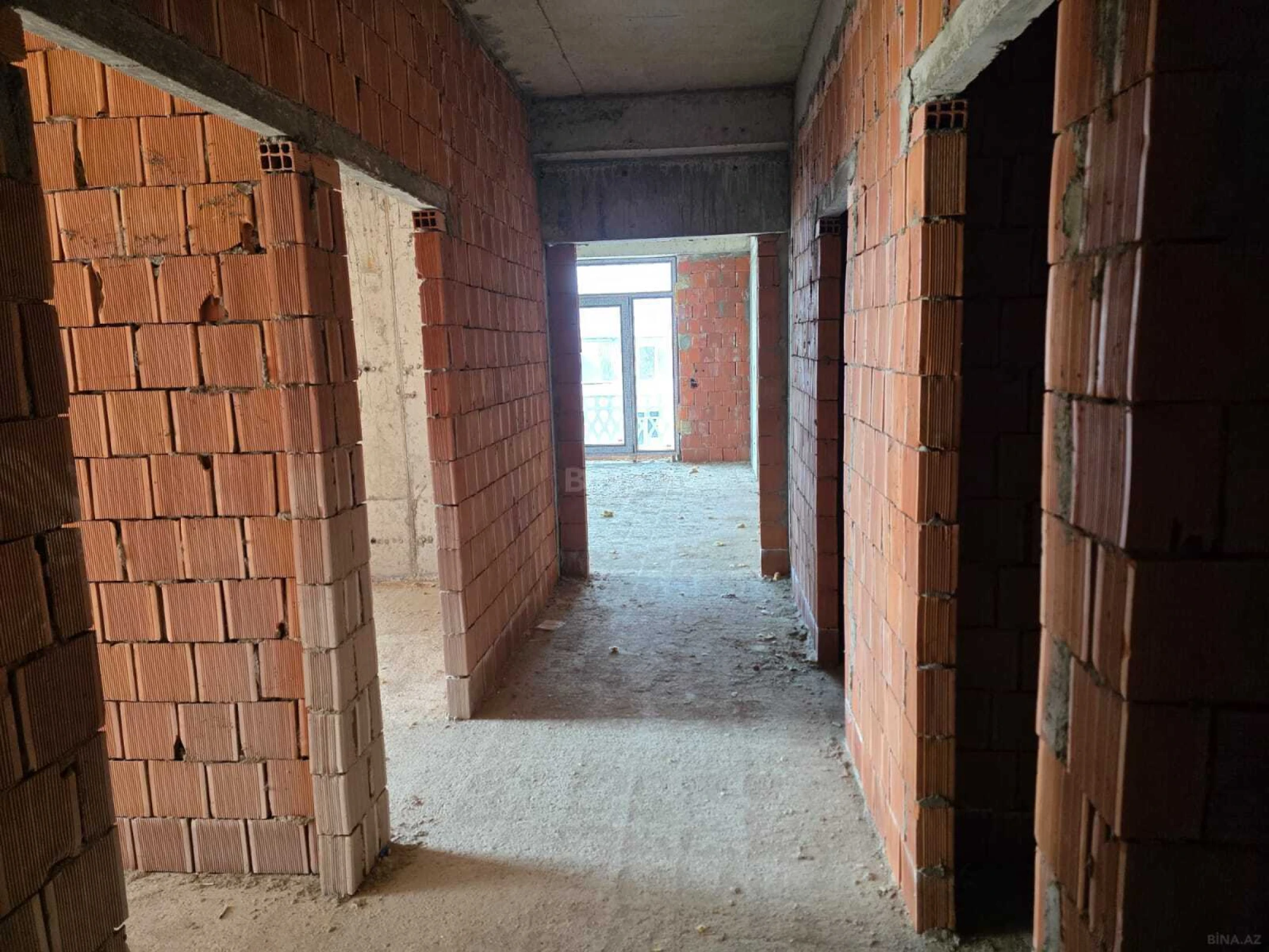 Satılır 3 otaqlı mənzil 113 m²