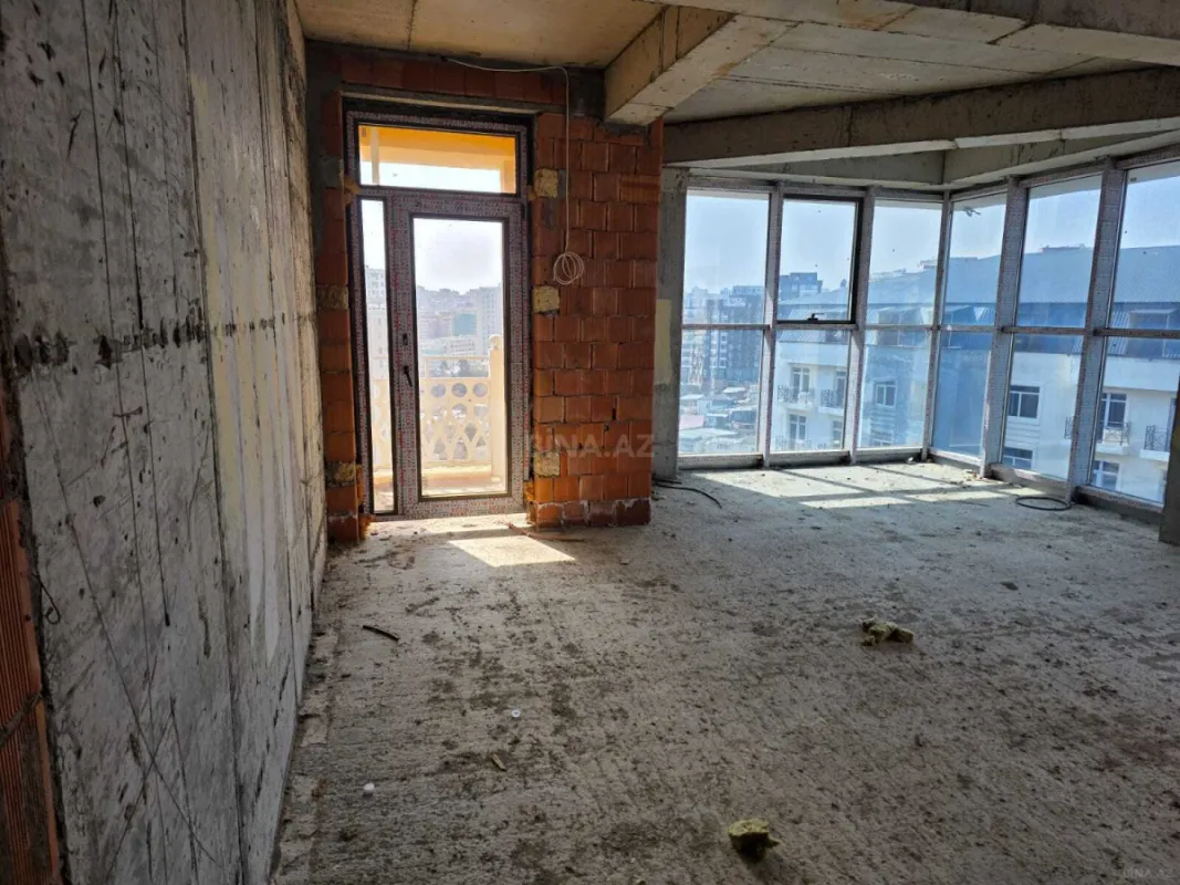 Satılır 3 otaqlı mənzil 113 m²