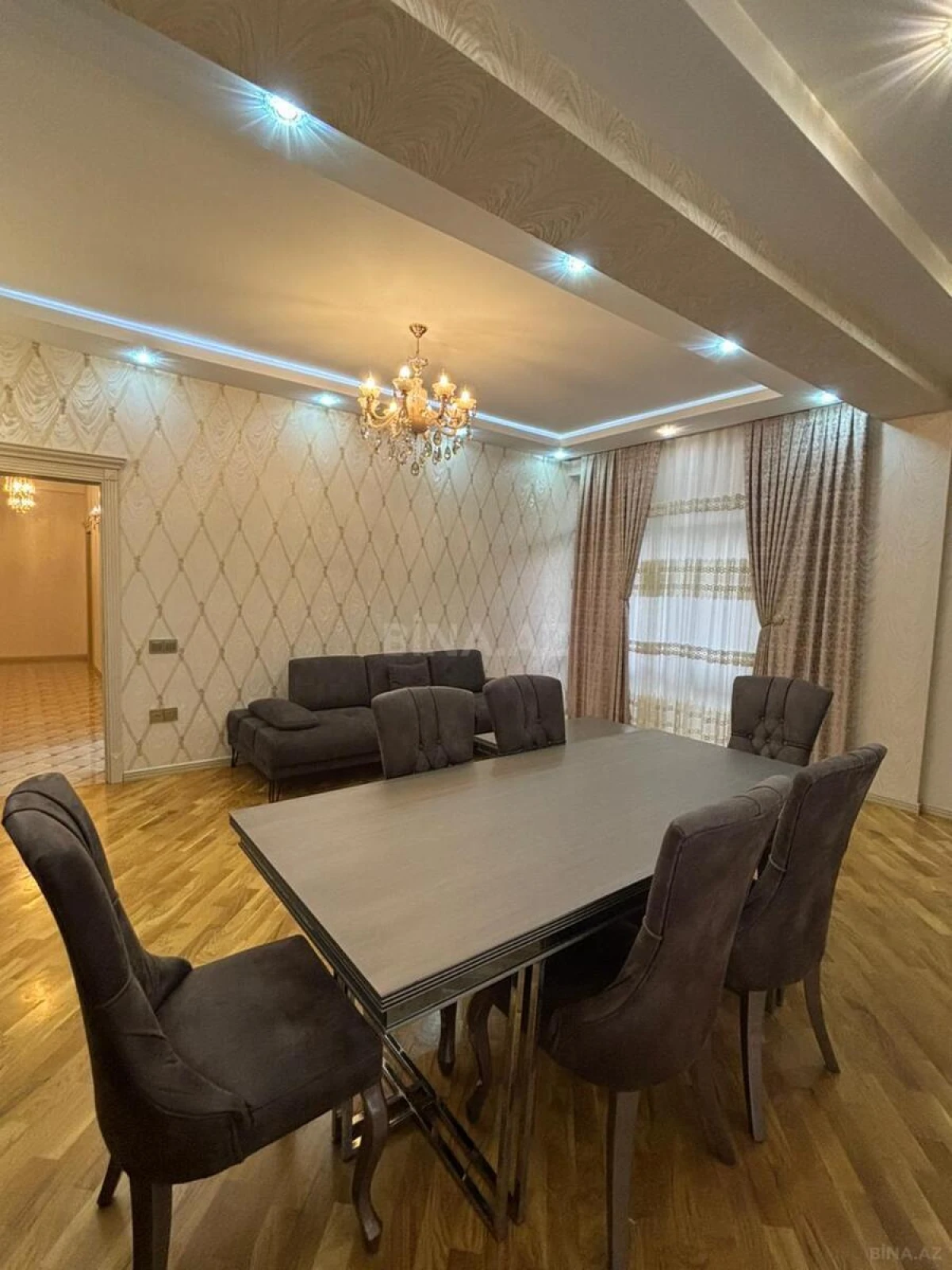 Kirayə verilir 3 otaqlı mənzil 126 m²