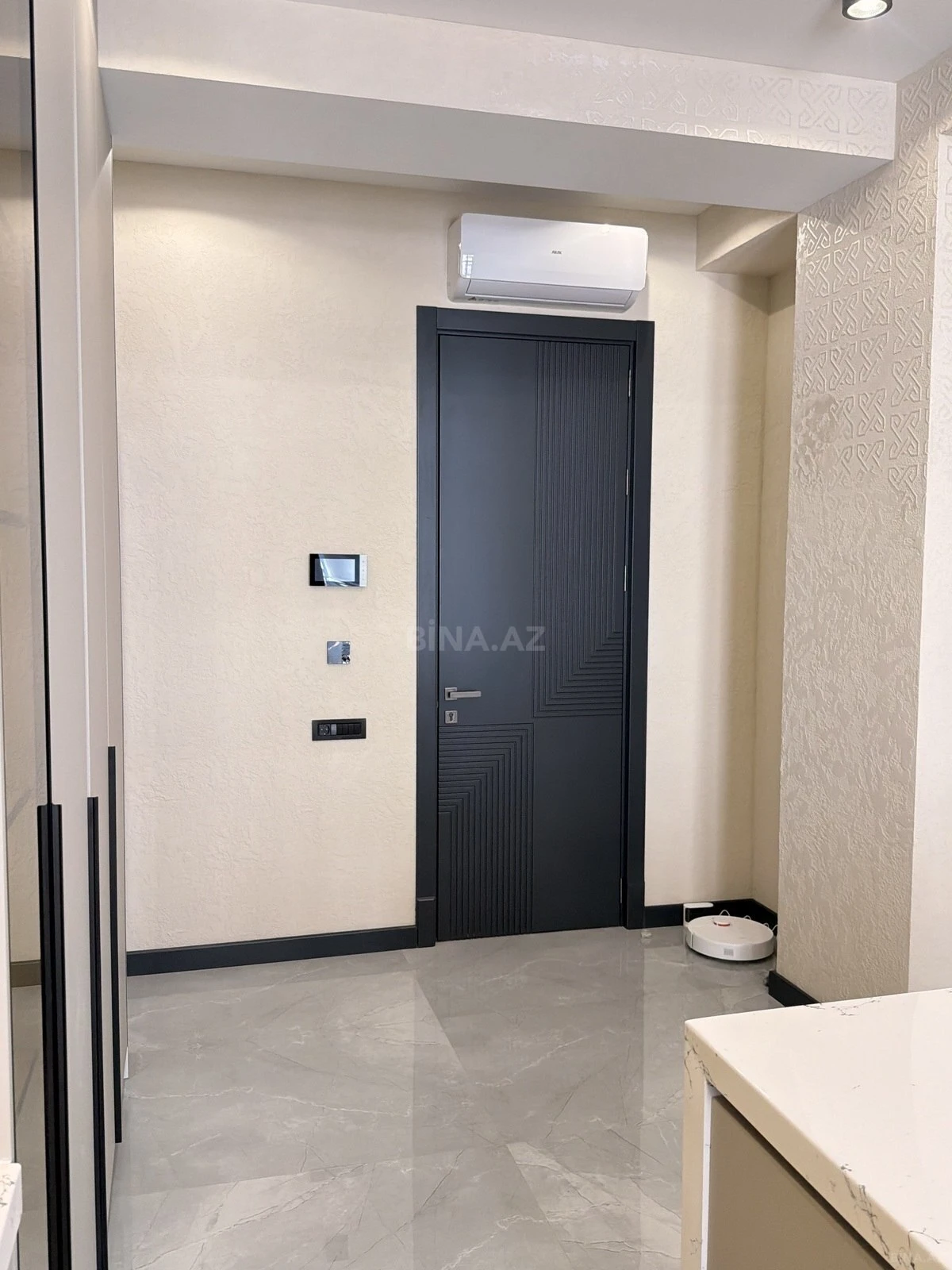 Satılır 3 otaqlı mənzil 142 m²