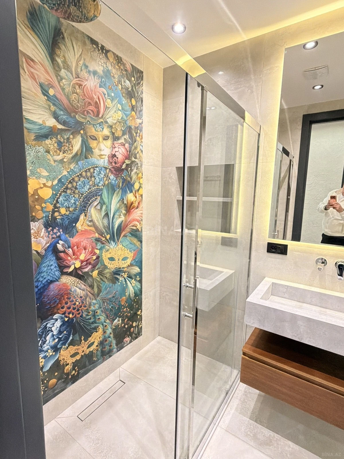 Satılır 3 otaqlı mənzil 142 m²