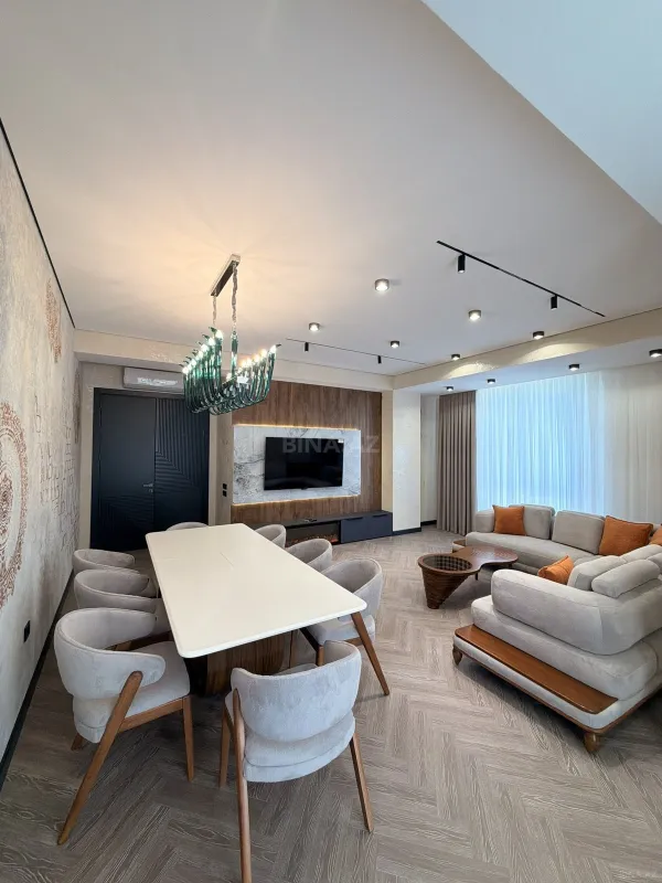 Satılır 3 otaqlı mənzil 142 m²