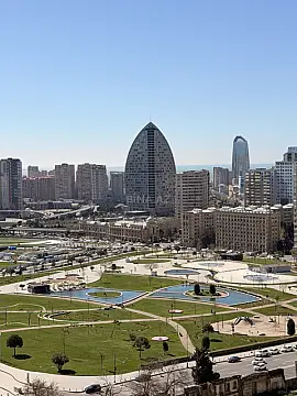 Satılır 3 otaqlı mənzil 142 m²