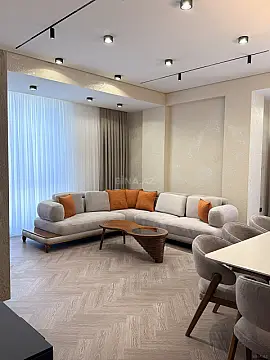 Satılır 3 otaqlı mənzil 142 m²