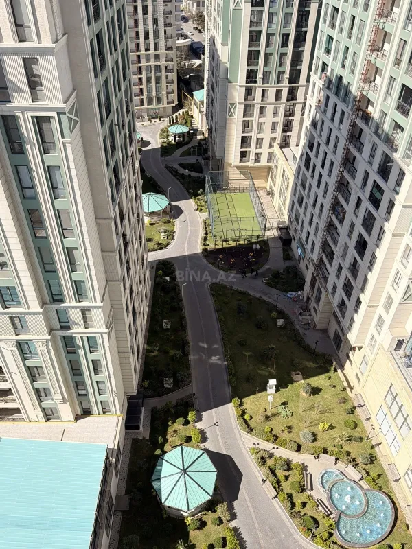 Satılır 3 otaqlı mənzil 142 m²