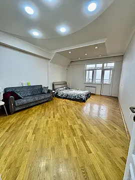 Satılır 3 otaqlı mənzil 110 m²