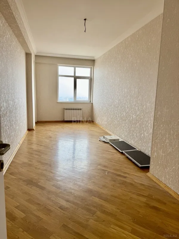 Satılır 3 otaqlı mənzil 110 m²