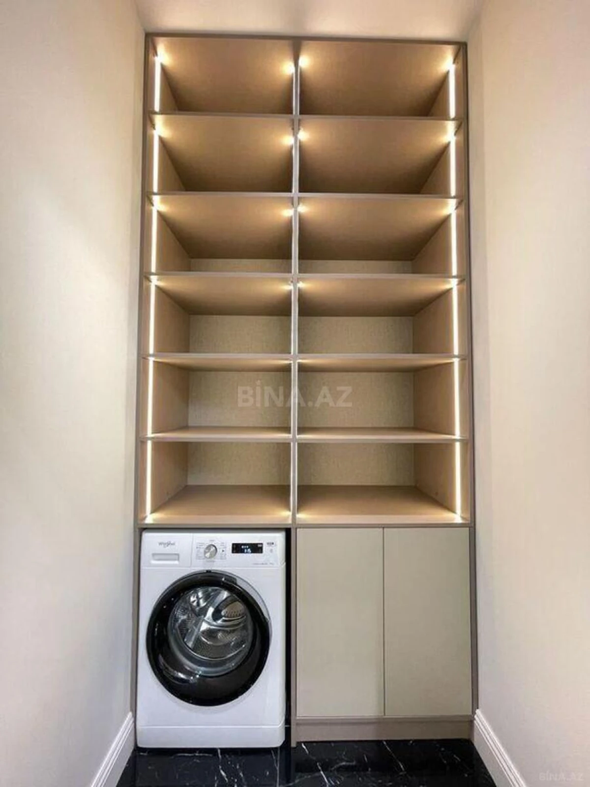 Satılır 4 otaqlı mənzil 160 m²