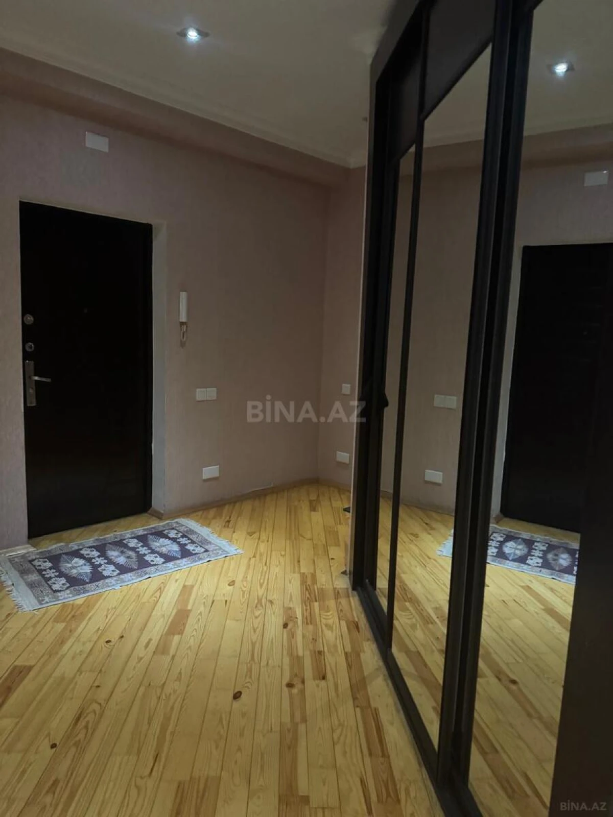 Satılır 3 otaqlı mənzil 120 m²