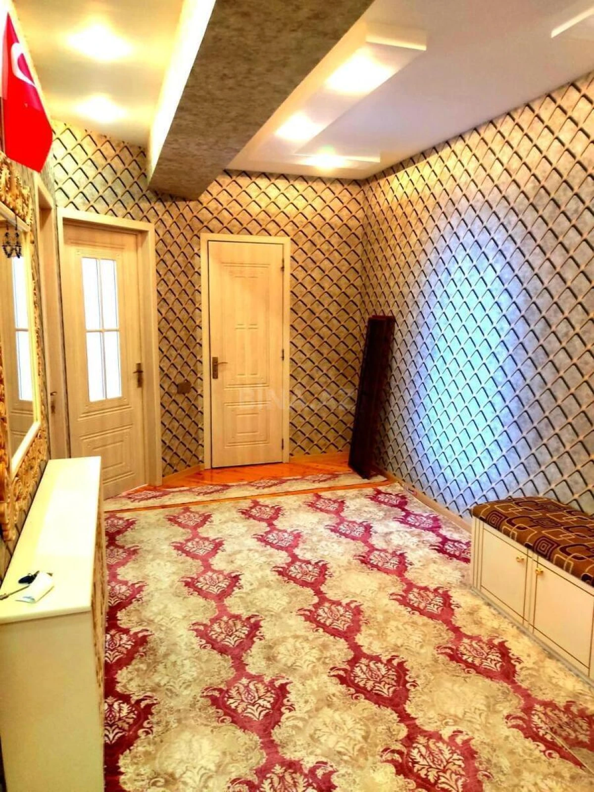 Kirayə verilir 2 otaqlı mənzil 90 m²