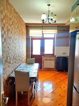 Kirayə verilir 2 otaqlı mənzil 90 m²