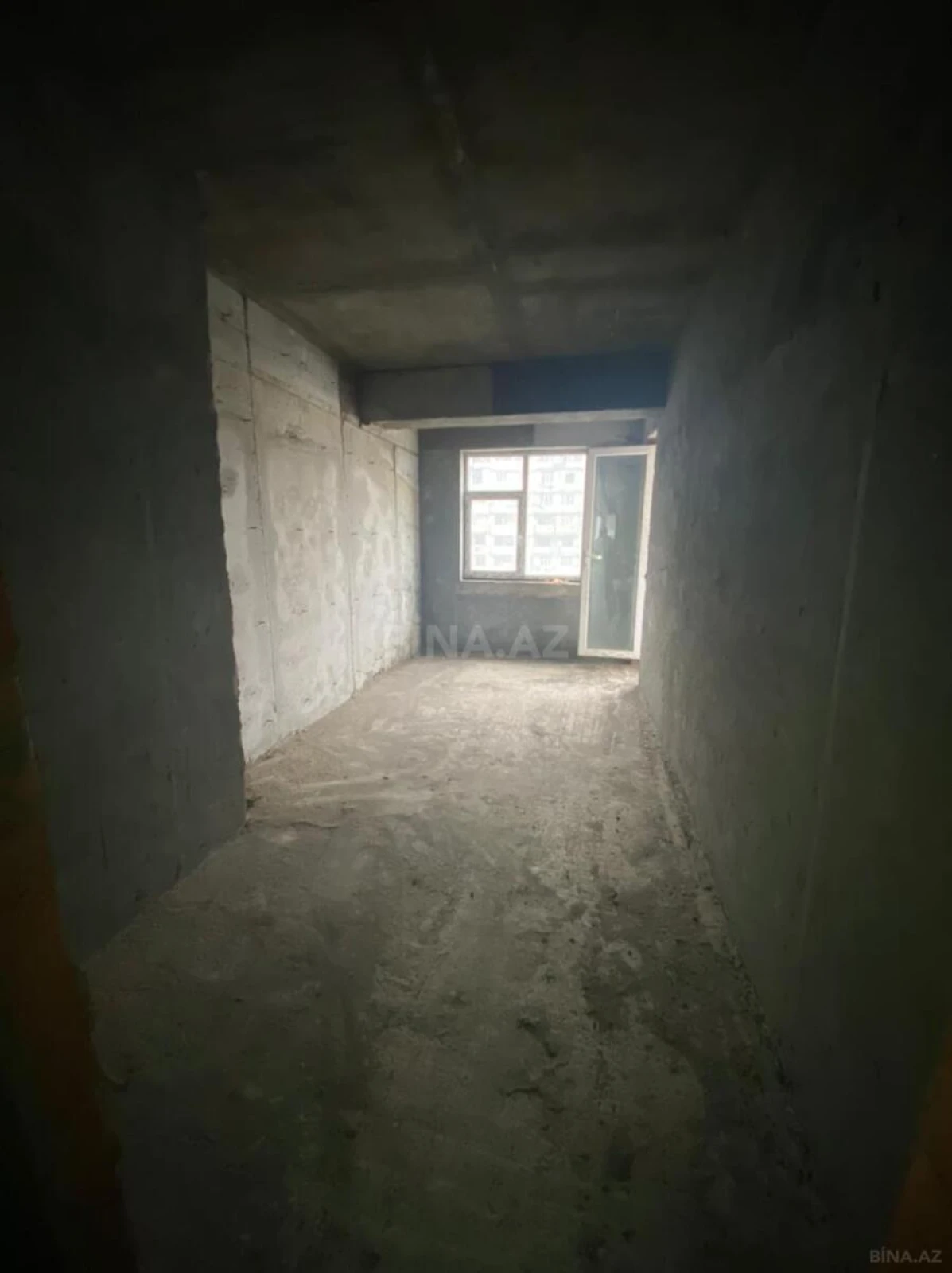 Satılır 4 otaqlı mənzil 154 m²