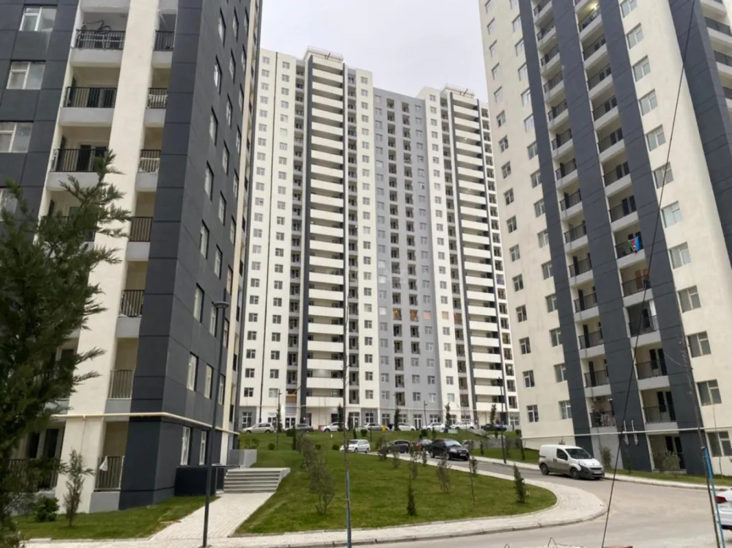 Satılır 4 otaqlı mənzil 154 m²