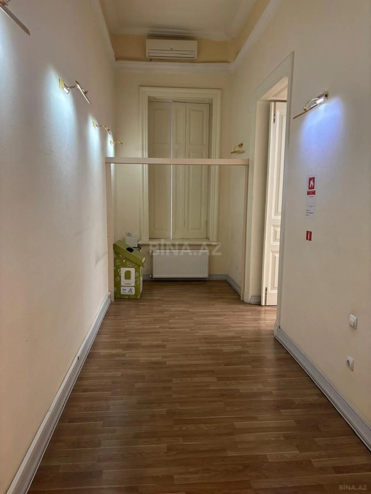 Satılır 7 otaqlı mənzil 340 m²
